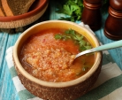 Tomatsuppe med couscous og linser