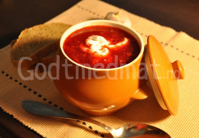 Borsjtsj (Ukrainsk rødbetter suppe)