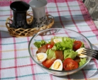 Salat med carpaccio og sitronsaft