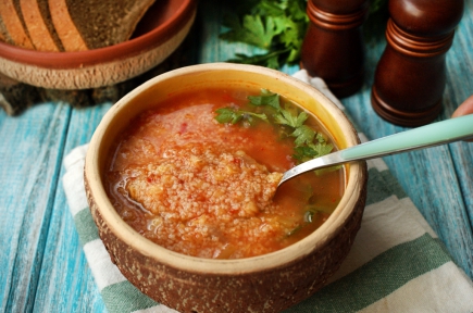 Tomatsuppe med couscous og linser