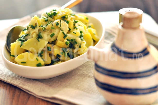 Tysk potetsalat (Kartoffelsalat)